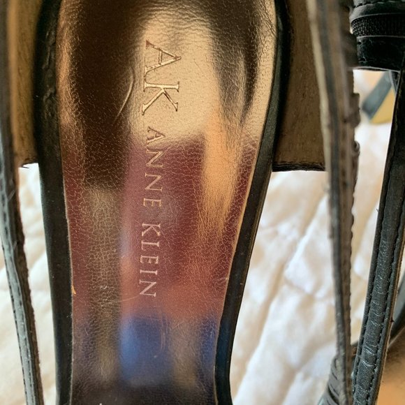 AK ANNE KLEIN Pointed Heels, Black, Size 7M - Picture 5 of 13